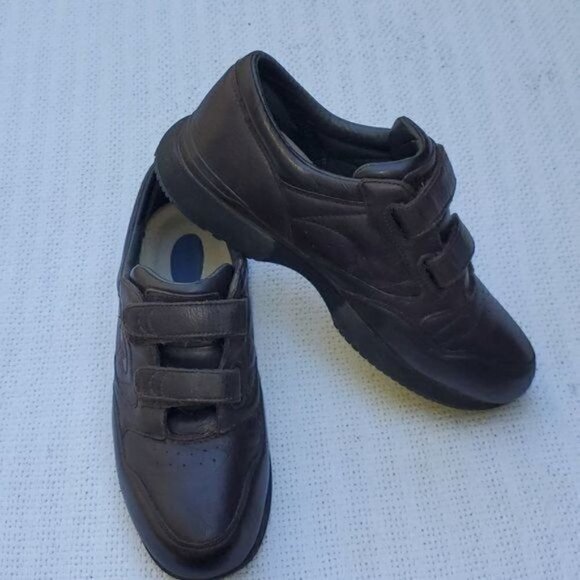 Propet Sz. 9.5 Brown Hook Adjustable Closure Walking Shoe - Picture 6 of 13